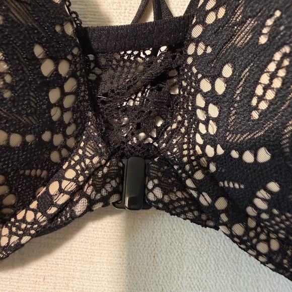 Victoria's Secret Very Sexy Black Lace Strappy Bra - Picture 4 of 6